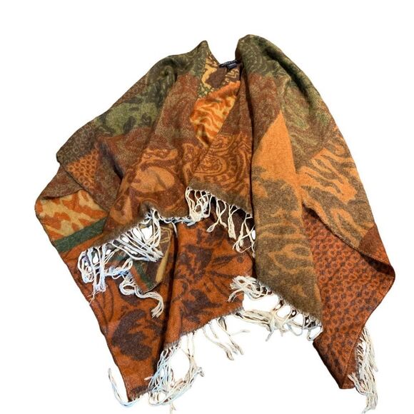 Adrienne Vittadini Geometric Wrap Scarf Fringe - Picture 3 of 4